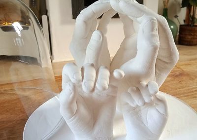empreinte-3D-famille-moulage-platre-souvenir-eternel-famille-hauts-de-france-pas-de calais-cadeau-personnalisé-décoration-mariage-symbolique-amour-famille-parent-enfant.jpg