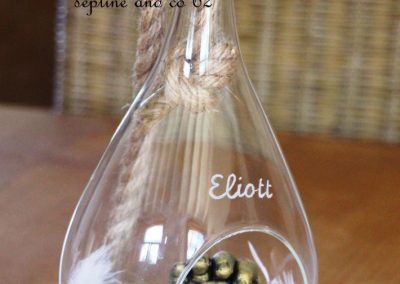 cadre-naissance-moulage 3D- _-empreinte-3D-pied-main-platre-cadeau-original-bapteme.jpg