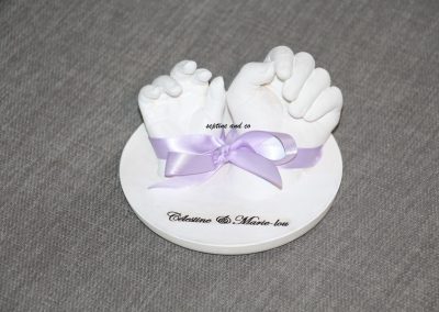 empreintes-moulages-3D-enfants-main-platre-souvenir-enfance-cadeau-personnalisé-moulage-corporel-souvenir-eternel-fratrie-famille-éternel-symbolisme-amour-famille-souvenir.jpg