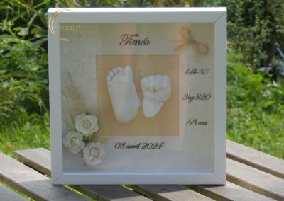 cadre-naissance-moulage 3D- _-empreinte-3D-pied-main-platre-cadeau-original.jpg