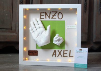 empreintes-moulages-3D-enfants-main-platre-souvenir-enfance-cadeau-personnalisé-moulage-corporel-souvenir-eternel-fratrie-famille-éternel-symbolisme-amour-famille-souvenir.jpg
